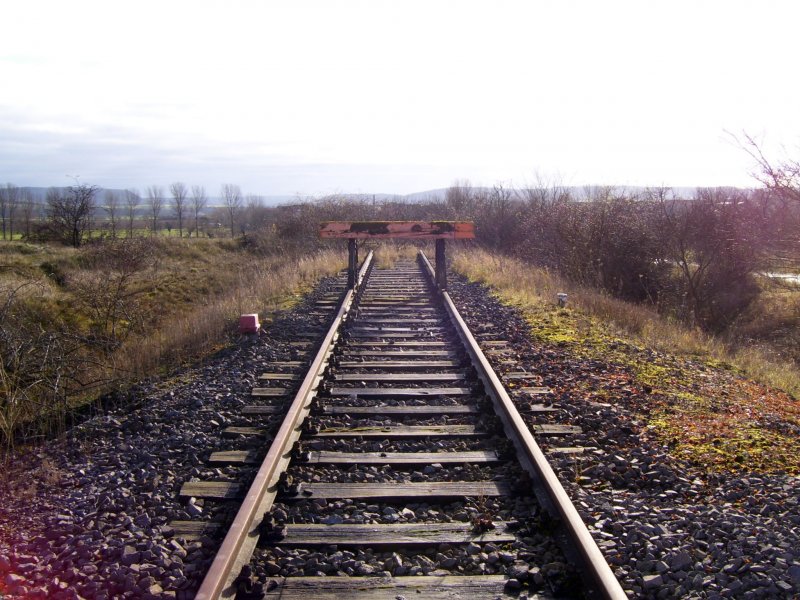 Das Ende der Abstellgruppe  100er Gleise  am Zementwerk Karsdorf; 24.11.2007