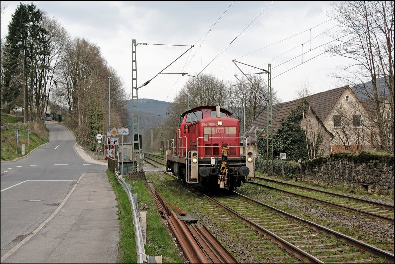 Das erste Bild von ihr bei Bahnbilder.de: 294 780 (vermutlich von der MEG) fhrt bei Altena(Westf) Richtung Plettenberg. (09.04.2008)