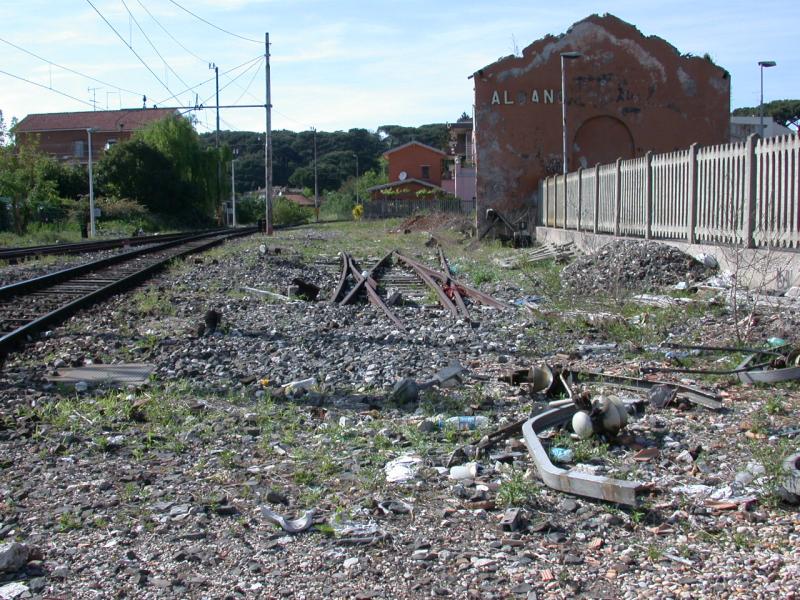 das etwas heruntergekommene Bahnhofsgelnde in Albano
07.05.2005