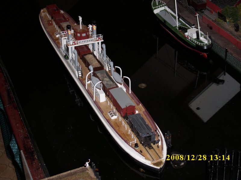 Das Fhrschiff  ALTEFAEHR  im Mastab 1:87 auf der Vereinsanlage vom Modellbahnclub Sassnitz ist voll funkionsfhig.