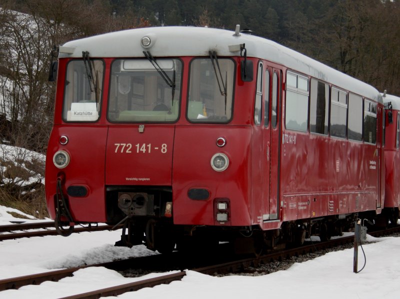 Das Ferkeltaxi 772 141 am 21.02.2009 abgestellt in Rottenbach. 