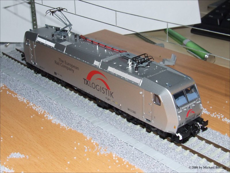 Das H0 Modell der TX 185 537-8 von Roco.