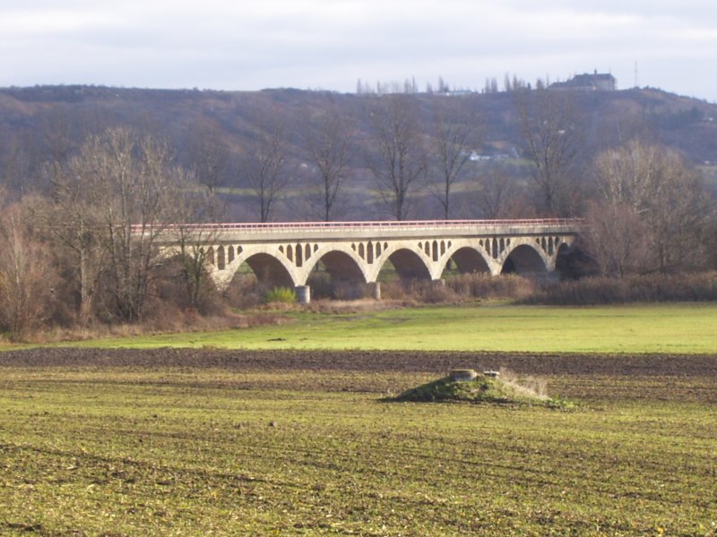 Das Kirchscheidunger Viadukt ber die Unstrutwiesen zwischen Kirchscheidungen und Karsdorf; 24.11.2007