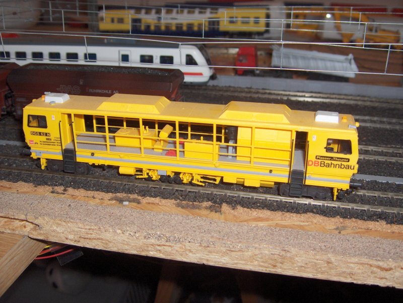 Das Modell des DGS 62N von Kibri passt auf jede Epoche V Anlage.