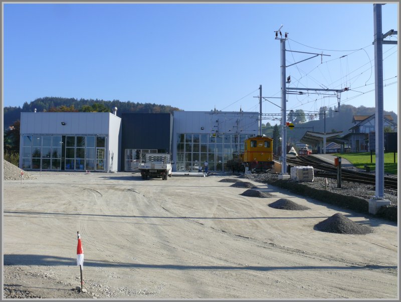 Das neue Depot der RHB in Heiden ist fast fertigerstellt. Der rechte Teil mit den zwei Geleisen ist fr die Bahn, der linke Teil fr den Unterhalt der Postbusse. (15.10.2007)