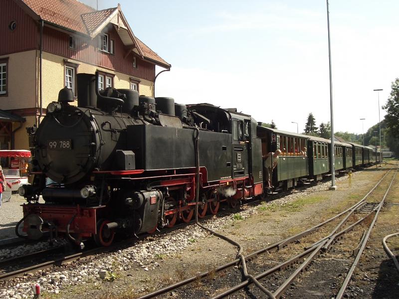 Das  chsle  im Bahnhof Ochsenhausen am 12.August 2004. Die Dampflok fhrt jeden 2. und 4. Donnerstag bis Oktober Plandampf. 