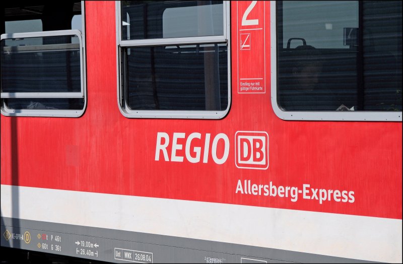 Das  REGIO DB Allersberg-Express  Logo. Aufgenommen an einem der N-Wagen am 03.07.2008 in Allersberg.
