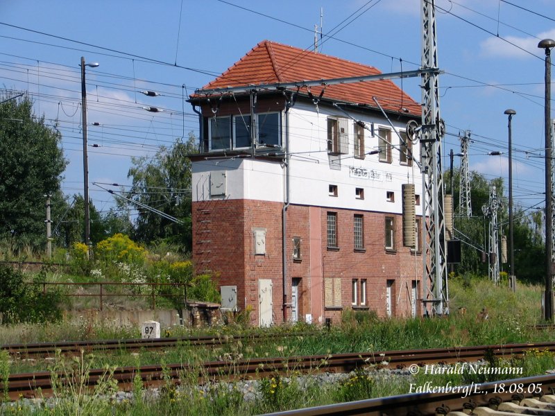 Das Stellwerk W11 in FalkenbergE. oberer Gbf hat auch schon mehr Arbeit erlebt. Aber noch ist es gut gewartet u. tut gewissenhaft seinen Dienst.