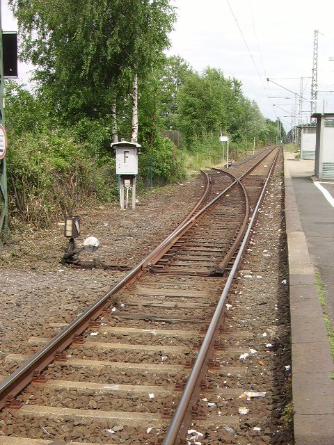 Das Stumpflgeis der Firma Kling GmbH, dass abgebaut wurde. In Maintal Ost. Die Gleissperre ist aber noch vorhanden. 