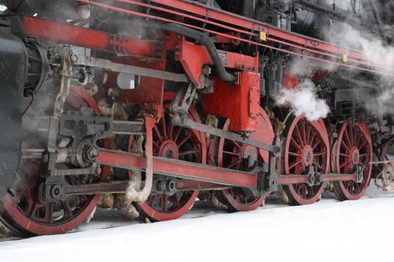 Das Triebwerk von 50 3648-8 am 14.02.09 in Bahnhof Annaberg-Buchholz S�d.