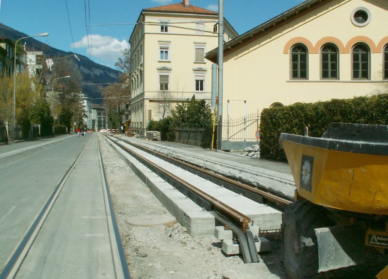 Das verlegen der neuen Doppelspur Gleise (mit Schalldmmung)in der Engadinstrasse hat begonnen.Chur 01.04.07