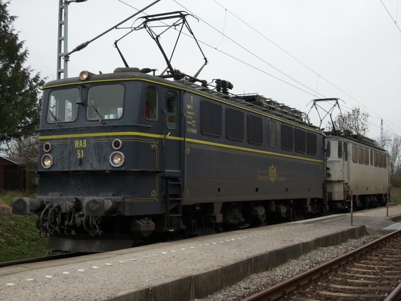 Das WAB-Lokprchen 51 und 52 am 22.April 2009 im Bahnhof Lancken.Beide Loks werden in Lancken Kopfmachen um dann in den wenige Meter entfernten bergabebahnhof Klementelvitz zufahren.