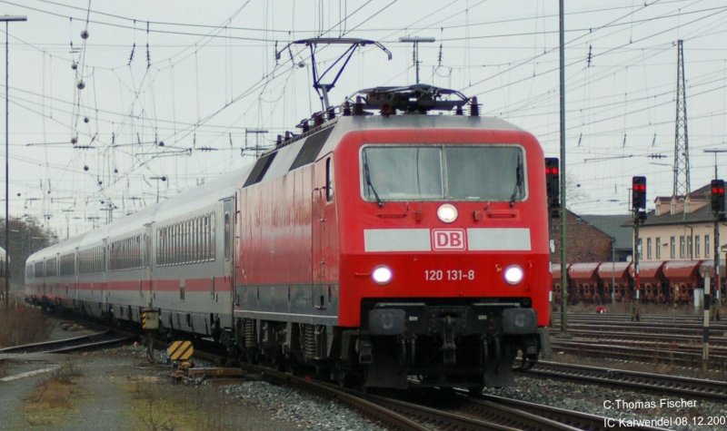 Das wahr`s  120 131 (hier im Bahnhofsvorfeld von Lichtenfels 
Kbs 820/840) hatte die Ehre den letzten IC   Karwendel  von Mittenwald nach Berlin Gesundheitsbrunnen zubringen 08.12.2007
Ab 09.12.2007 wird mit ICE gefahren