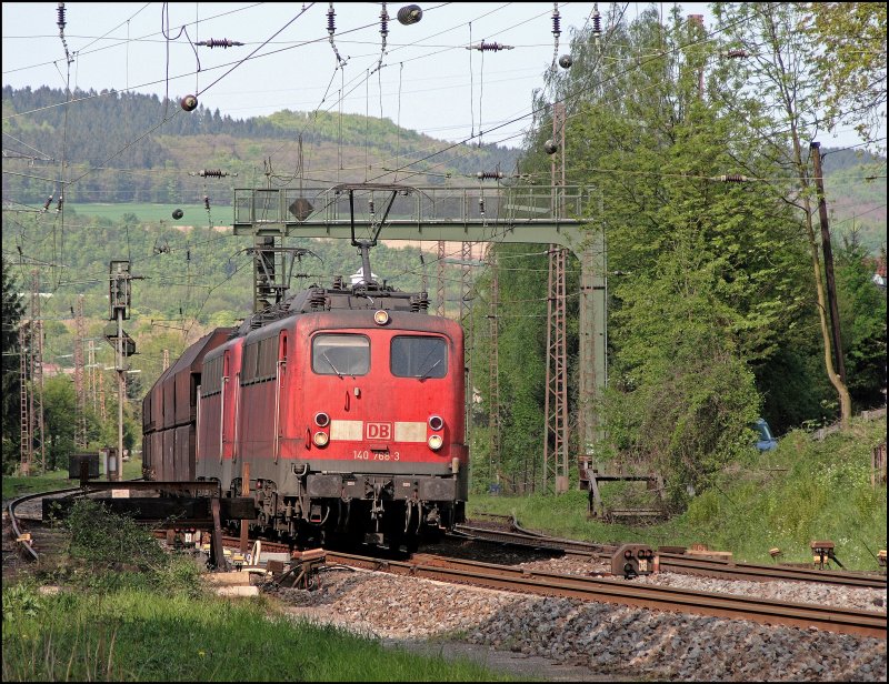 Das zweite 140er Doppel folgt nur Vier Minuten spter: 140 768 und 140 763 schleppen den langen CS 48700, von Grokotzenburg nach Rotterdam-Maasvlakte, nach Emmerich. Hier bei Letmathe werden sie auf den Chip gebannt. (06.05.2008) 


