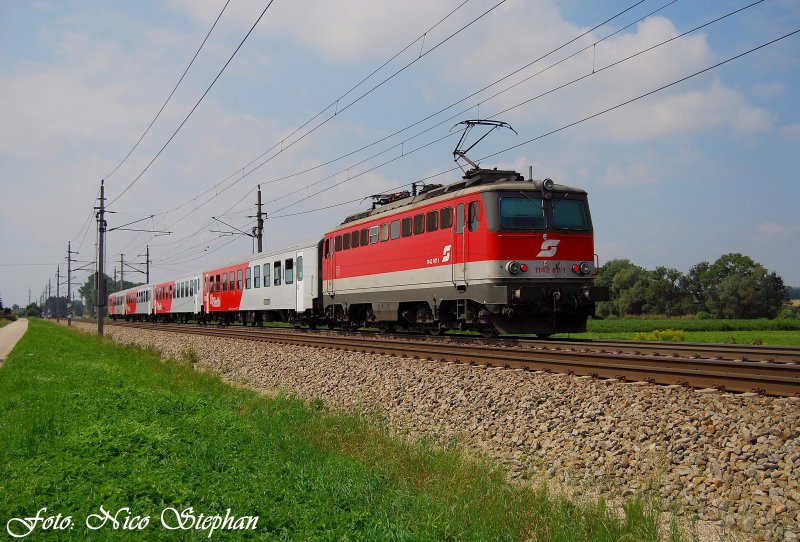 Davon gabs an diesem Tag reichlich....Nachschuss auf 1142 611-1 mit REX 3014 Linz Hbf. - Salzburg Hbf.,Pasching (sterreichurlaub 18.08.09) 