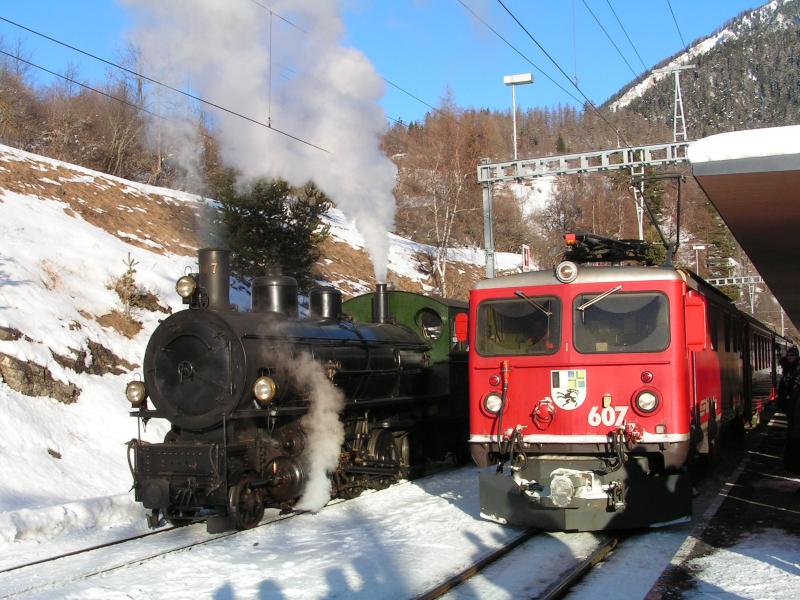  Davosrundfahrt  G 4/5 107 neben Ge 4/4 I 607 am 06.02.05 in Filisur