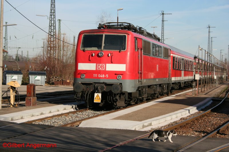 DB 111 048-5 am 10.02.2008 in Offenburg.