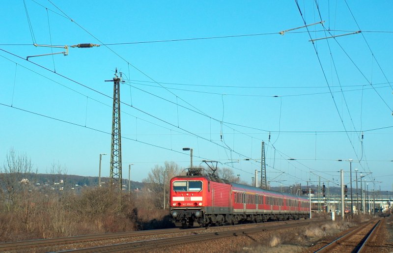 DB 143 558-9 mit der RB 16320 von Halle (Saale) Hbf nach Eisenach, in Naumburg (Saale); 22.01.2009
