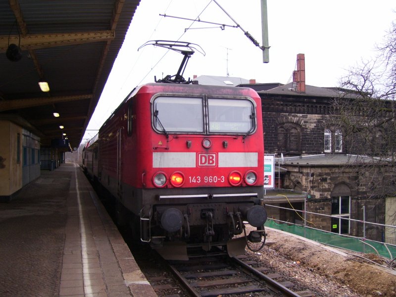 DB 143 960-3 mit der RB 26718 nach Eilenburg Ost, im Bf Weienfels; 17.12.2007 