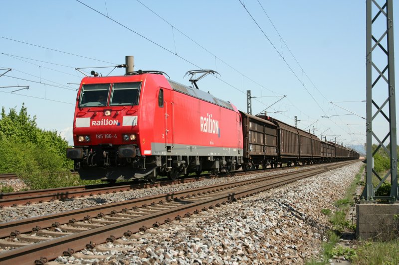 DB 185 186-4 am 2.5.2008 bei Renchen.