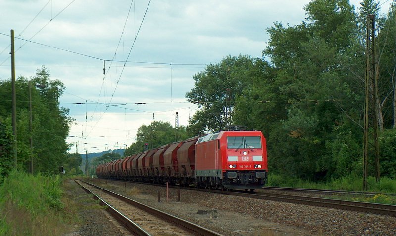 DB 185 364-7 mit offenen Schttgutwagen Richtung Grokorbetha, in Naumburg (Saale); 13.07.2009