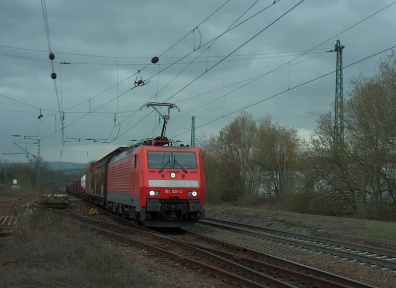 DB 189 029-2 mit einem gemischten Gterzug Richtung Mainz, in Wiesbaden-Biebrich; 02.04.2008