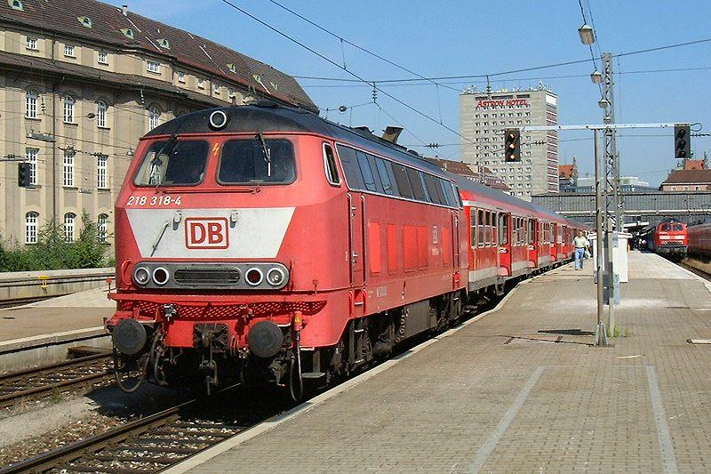 DB 218 318-4, Mnchen Hbf., 02.08.2002
