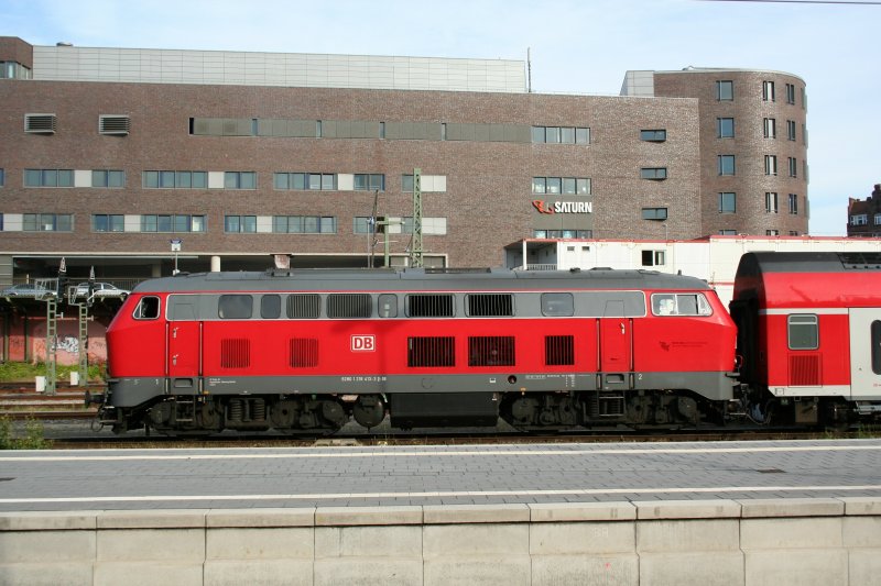 DB 218 413-3 am 28.6.2008 in Lbeck. In diesem Bahnhofsbereich wurde noch keine Oberleitung installiert.