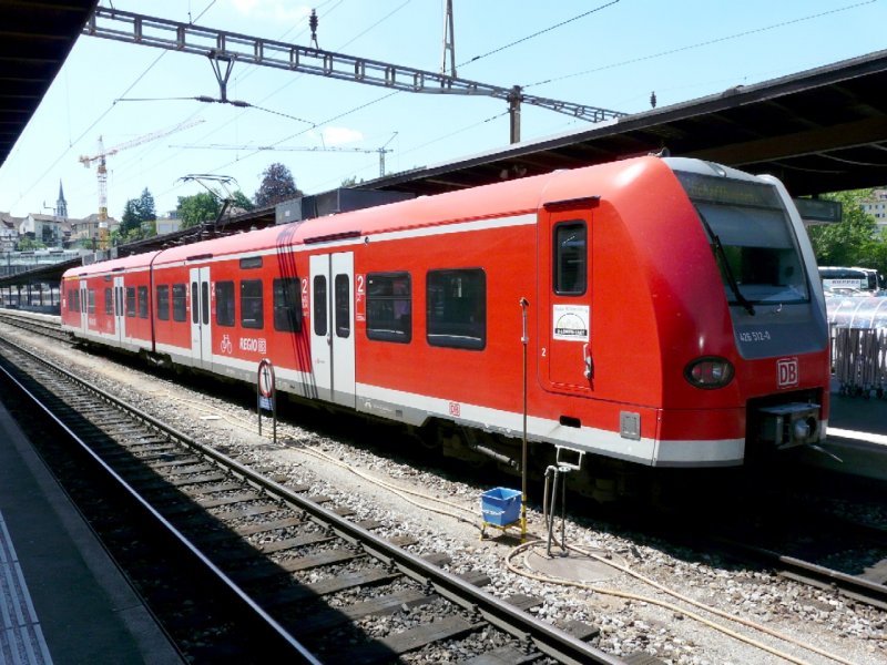 DB - 425 512-0 im Bahnhof von Schaffhausen am28.06.2008