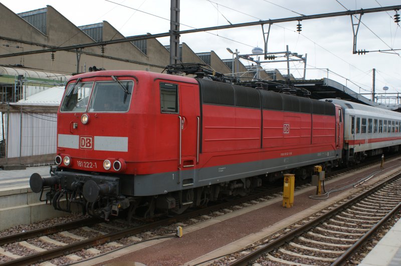 DB Baureihe 181 Nr 181222-1 wird am 22.07.2009 nach getaner Arbeit abgestellt.