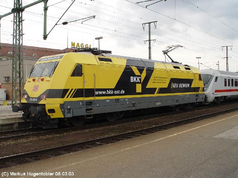 DB BR 101 082-6  Werbelok BKK  am 08.03.03 mit IC 2275 Hannover Hbf-Konstanz in Singen(Htw)
