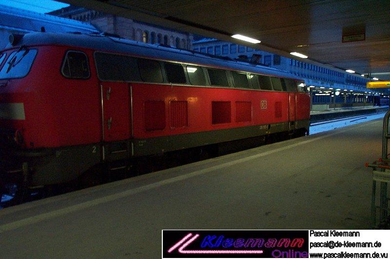 DB BR 218 am 01. Februar drhnend im Hauptbahnhof Hannover