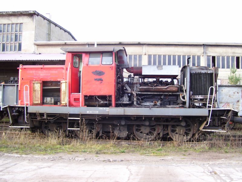DB Cargo 346 833-7 abgestellt am Zementwerk Karsdorf. Zuletzt war sie bei der Osthavellndischen Eisenbahn AG im Einsatz; 24.11.2007
