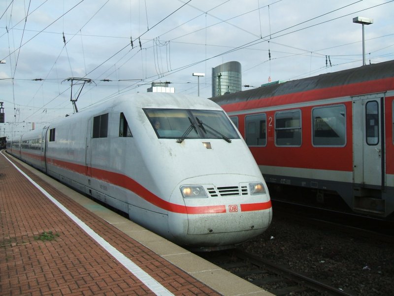 DB ICE 1  Offenbach am Main  Triebkopf 401 505-3 . (30.09.2007) 