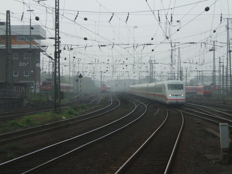 DB ICE 2  Bielefeld  von Kln/Bonn Flugghafen nach Berlin Ostbahnhof erreicht Dortmund Hbf.(12.10.2007) 
