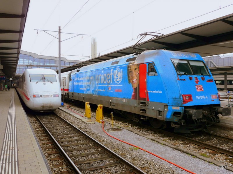DB - ICE neben 101 016-4 im Bahnhof Basel SBB am 28.06.2009