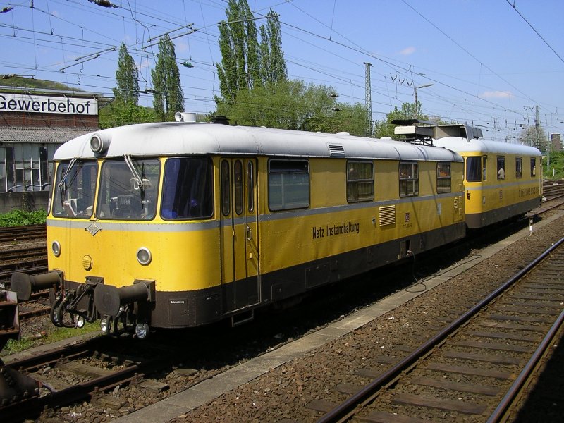 DB Netz Instandhaltung /Gleismesszug 725 004-6 und 726 004-5
in Hagen Hbf. abgestellt.(04.05.2008)
