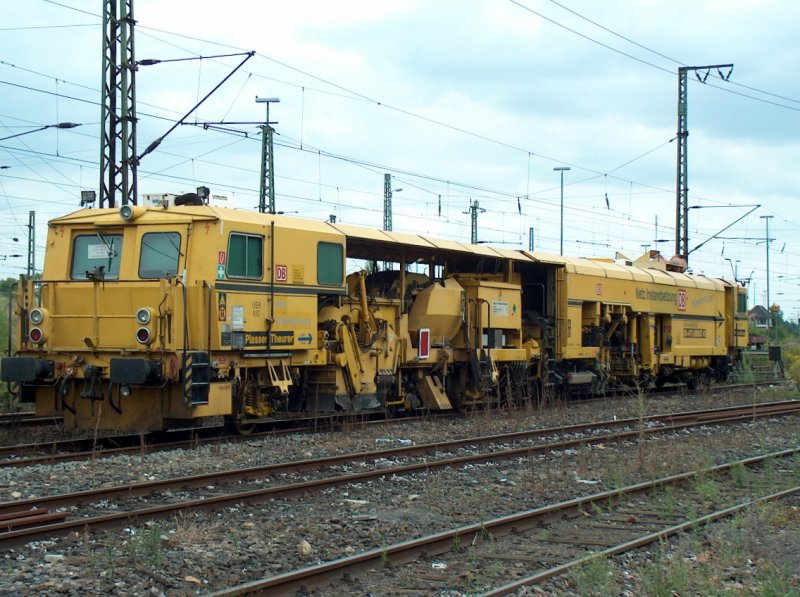 DB Netz Instandsetzung 97 43 42 002 17-3  Schwaben-Liner  08475 UNIMAT 4S (Plasser Theurer) in Wiesbaden-Ost Gbf; 26.08.2008