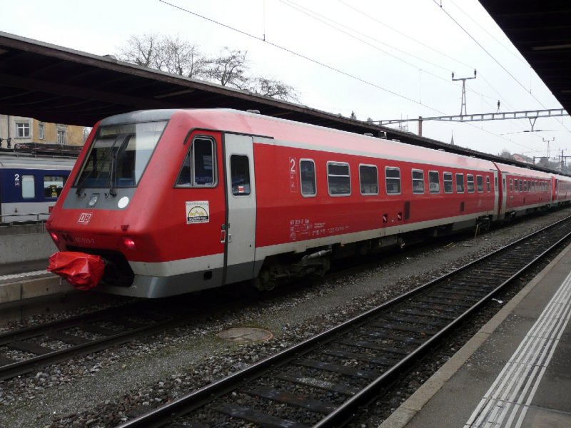 DB - Triebwagen 611 033-2 + 611 ...-. unterwegs nach Ulm hier im SBB Bahnhof von Schaffhausen am 01.01.2008