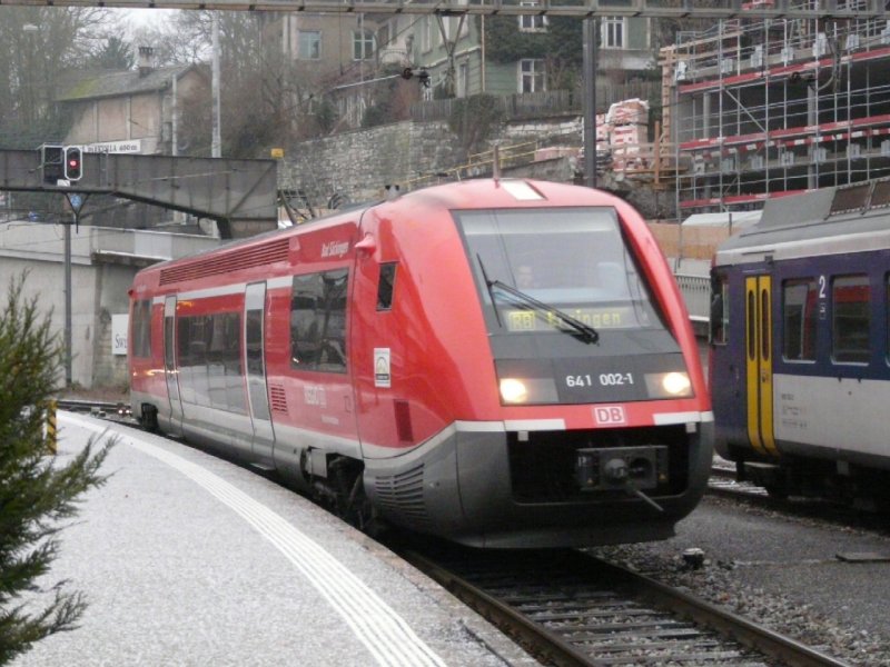 DB - Triebwagen 641 002-1 bei der Einfahrt in den Bahnhof von Schaffhausen am 01.01.2008