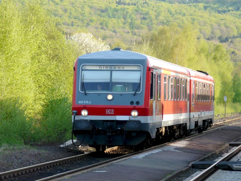 DB - Triebzug 628 579-2 im Bahnhof von Stockhausen am 01.05.2008