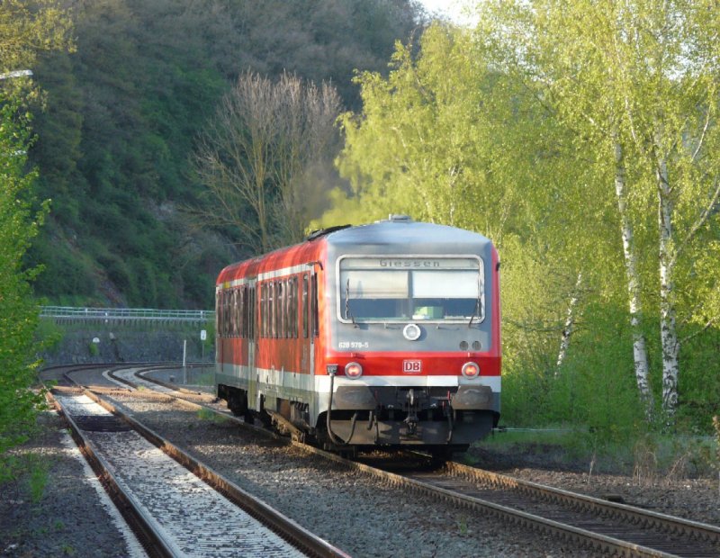 DB - Triebzug 628 579-5 unterwegs im Bahnhofsareal von Stockhausen am 01.05.2008 