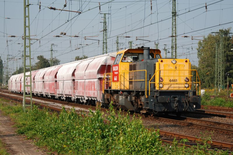 DBSRN (DB Schenker Rail Nederland) 6461 donnert mit ein kalkzug durch Emmerich am 19/09/09.