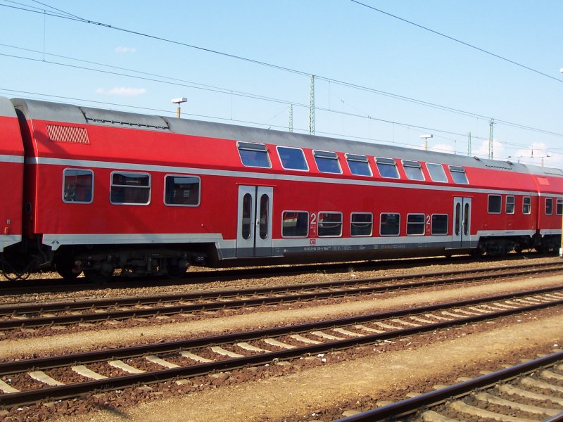 DBuza749 der DB Regio steht in Cottbus.