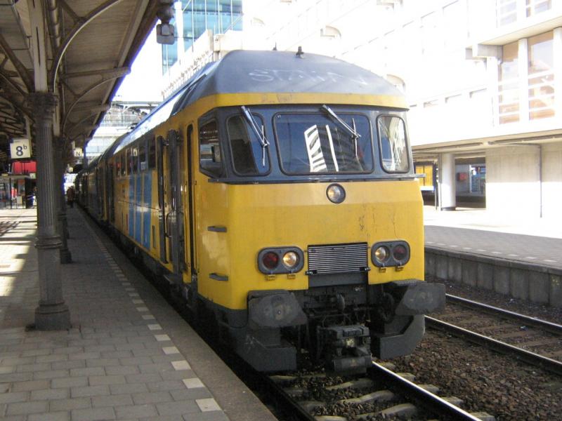 DD-AR 7848 als trein 5963 in Utrecht Centraal, 8 april 2006
