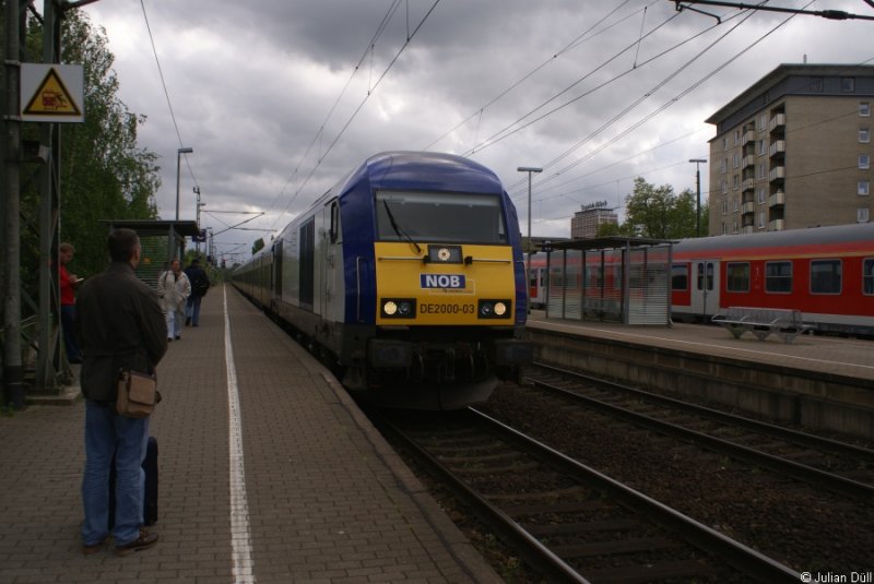 DE 2000-03 mit einer NOB nach Westerland in Elmshorn am 8.5.2007