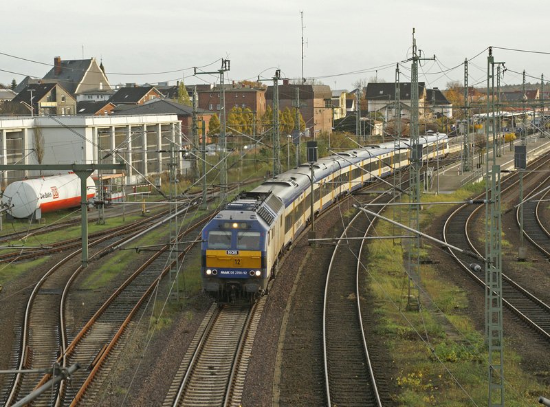DE 2700-12 am 09.11.2008 als NOB nach Westerland  in Itzehoe.