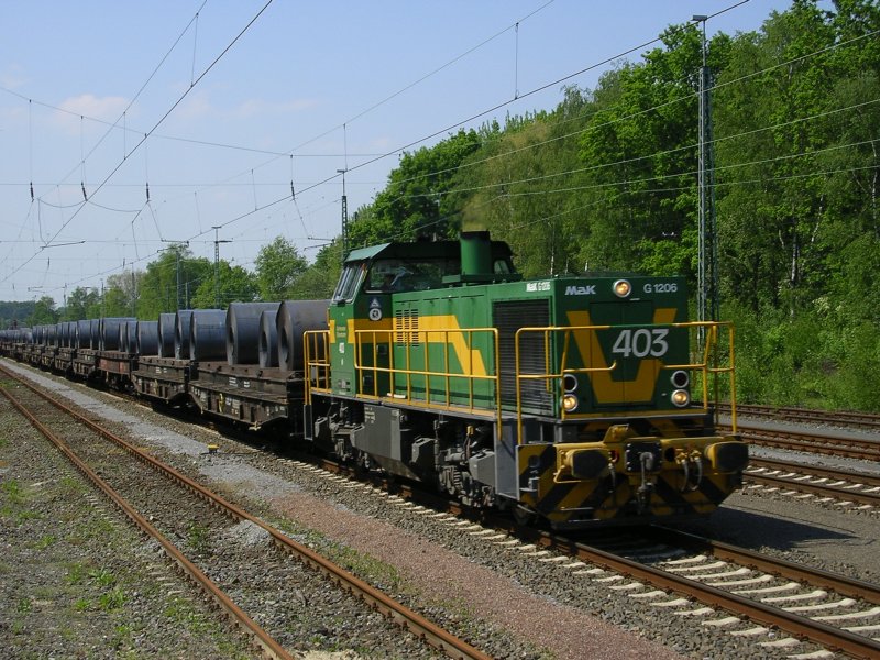 DE 403 ,MaK G 1206 mit Blechrollen auf dem Weg nach Hamm.(09.05.2008)