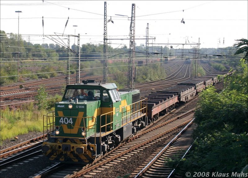 DE 404 hat mit einem leeren Coilzug auf Ihrem Weg nach TKS-Bruckhausen den GBf.-Gelsenkirchen-Bismarck durchfahren. 11.09.2008