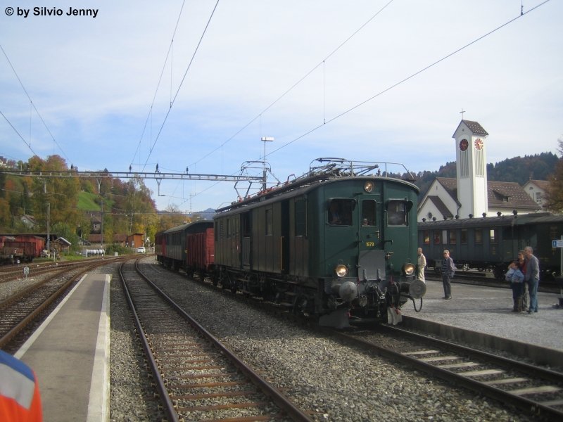 De 4/4 1679 nach der Bachtelrundfahrt wieder zurck in Bauma am 12.10.08